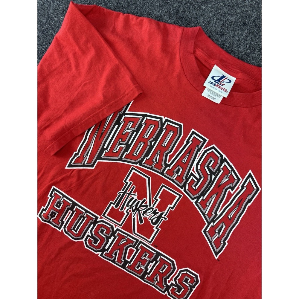 Nebraska Cornhuskers T-Shirt Red Logo Athletic 2XL NCAA 26.5x32.5